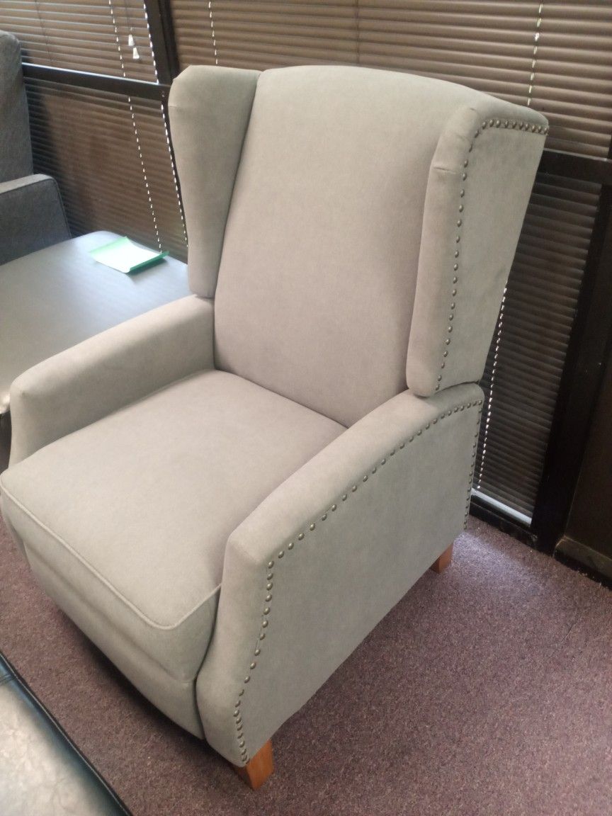 Very Nice Gray Recliner