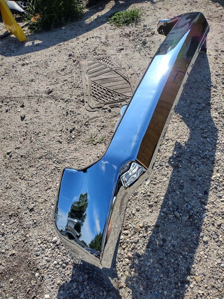 2019 To 2022 Chevy 2500 Front Bumper No Sensors OEM Part