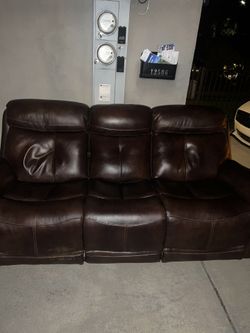 3 SEATER COUCH LEATHER