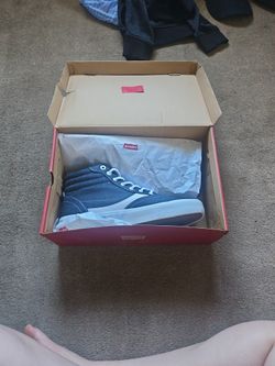 Levi navy blue high tops