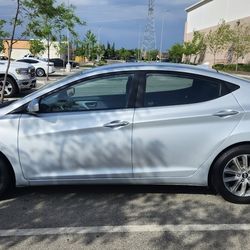 2015 Hyaundai Elantra 212,000k Miles