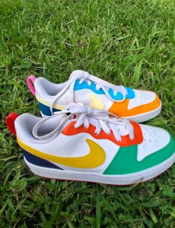 Nike Low-Top Multicolor Sneakers