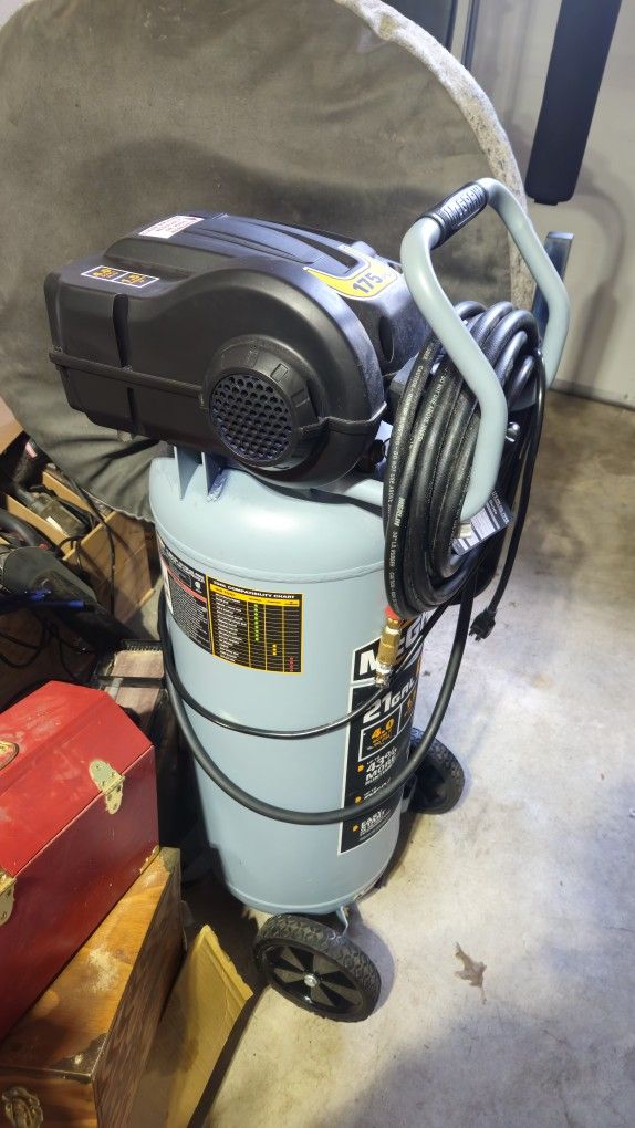 Air Compressor 21 Gallon