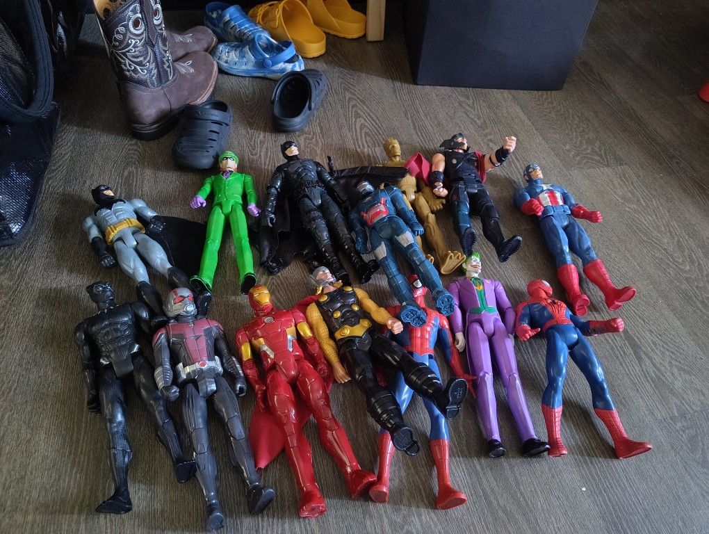 Super Heros Figures