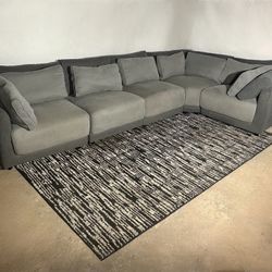 FREE DELIVERY (Modular Seanna Sectional)