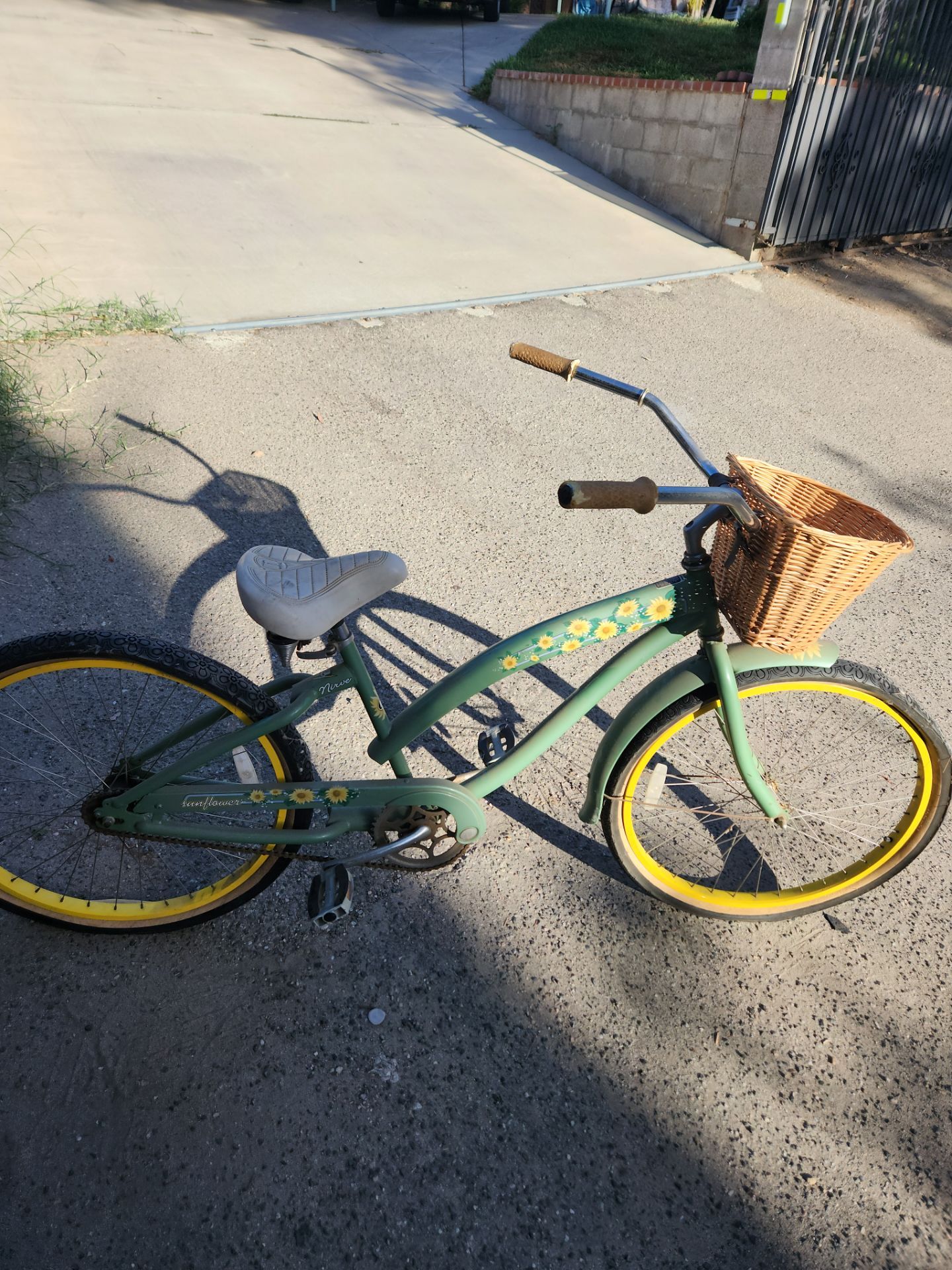 Bike for Sale in Riverside, CA - OfferUp