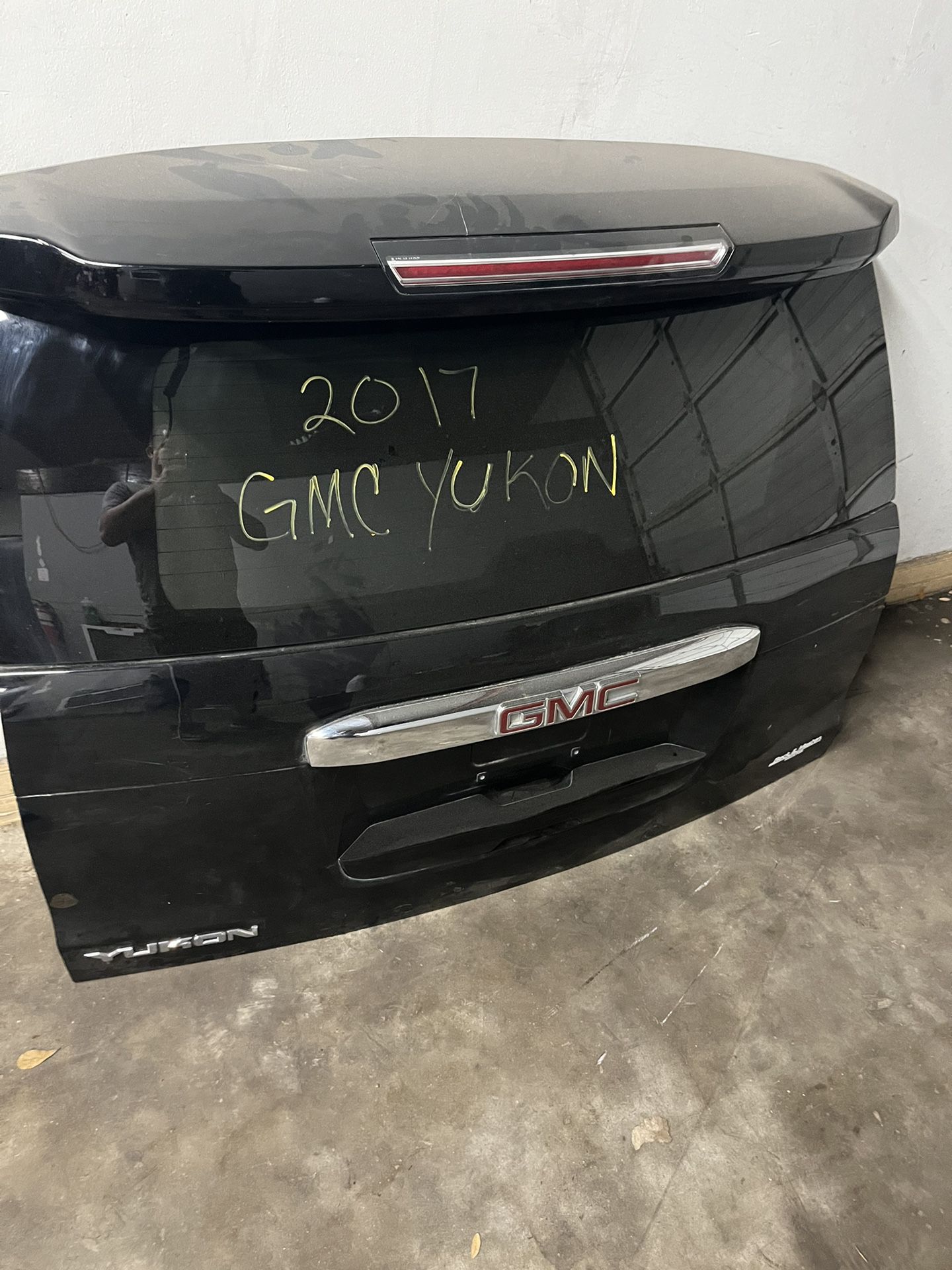 2017 Gmc Yukon Rear  Hatch Part