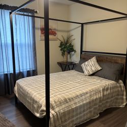 Canopy Bed 