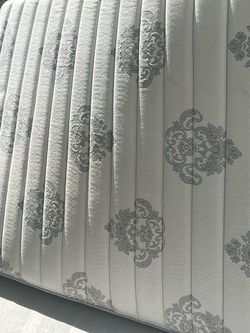 Mattress queen