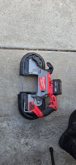 Milwaukee Deep Cut Band Saw