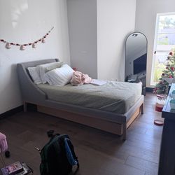 Crate And Barrel Twin Bed With Trundle 