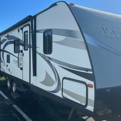 2015 Trailer PASSPORT ULTRA LITE $10,500
