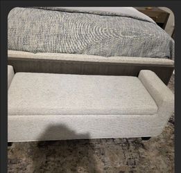 SEATING BENCH FOR BEDROOM