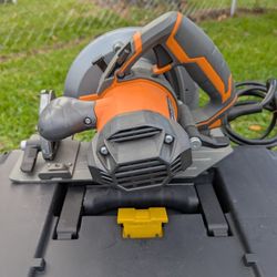 Rigid r3205 skill saw in excellent condition. Like new!! Thanks for looking to check on my other items for sale.