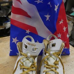 Jordan 6 Retro Golden Moments Men's Size 10 [384664-135] with dust bag used 2012
