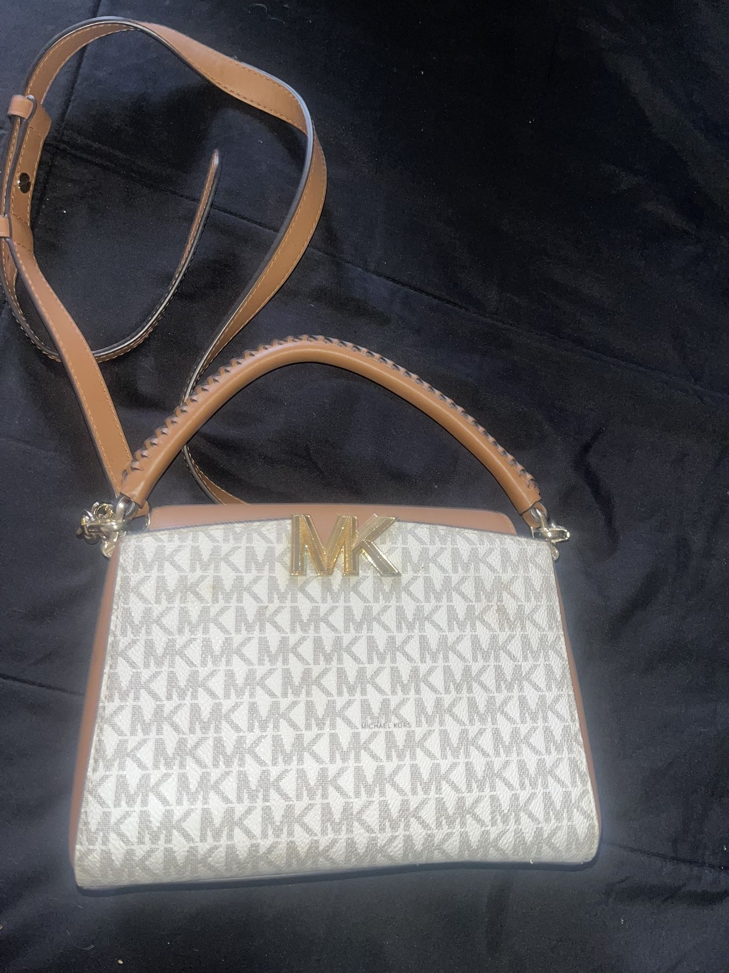 Used Mk Purse Like New