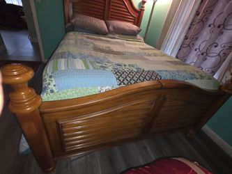 Wood Queen head and foot board