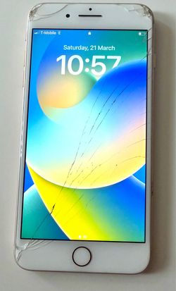 iPhone 8 Plus cracked screen