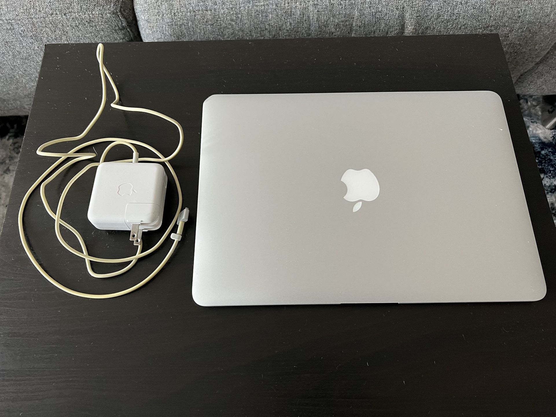 MacBook Air i5 1.6GHz 13" (Early 2015) 256GB SSD