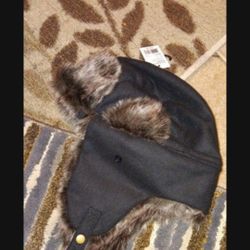 Men's Trapper Hat. New. Snaps Under Chin. New 