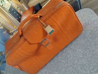 Very 70s vintage orange suitcase / luggage