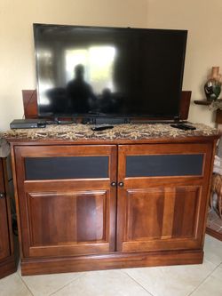Cabinet with TV INCLUDED can hide tv in cabinet