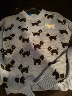 Women sweater strangers size small