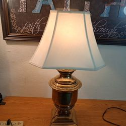 Beautiful Vintage Antique Solid Shinny Brass Table Lamp 
