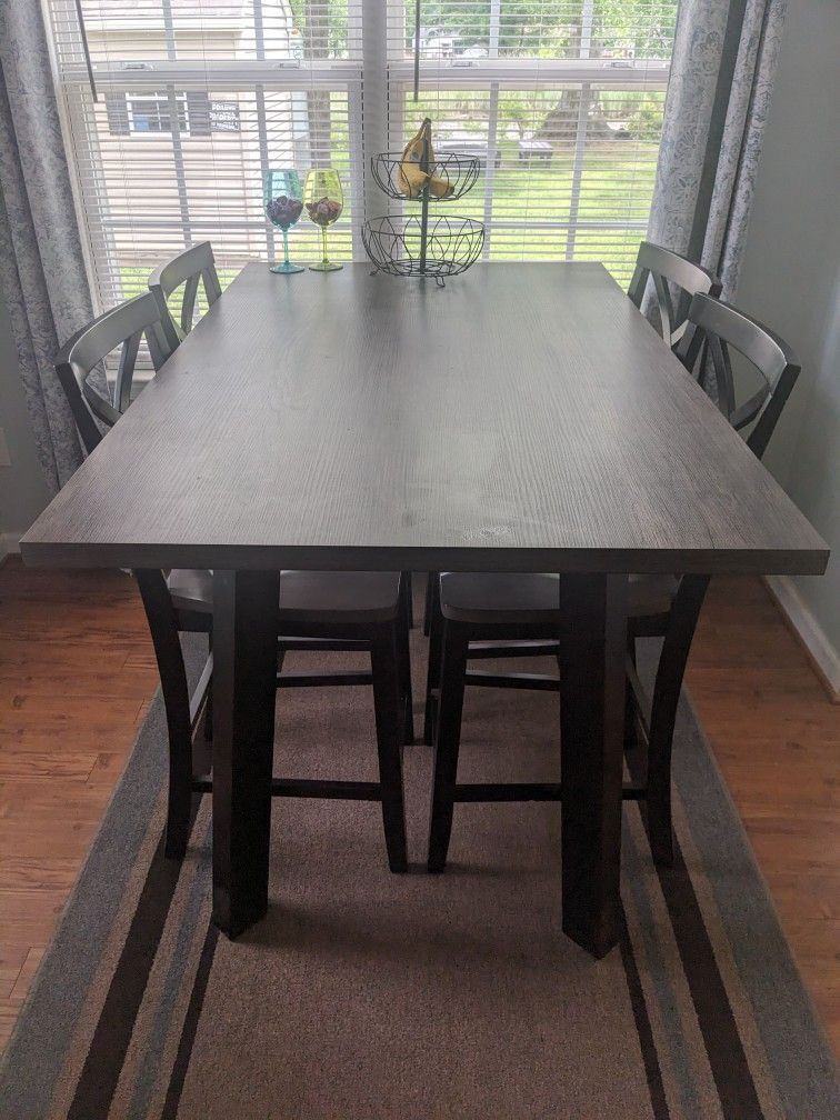 KITCHEN TABLE and CHAIRS 