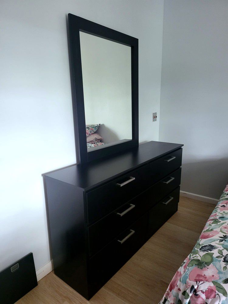 NEW Dresser PLUS Mirror 👌