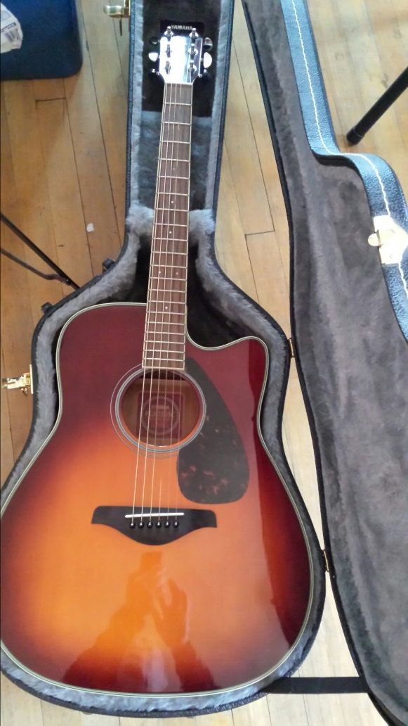 Yamaha 6 string guitar