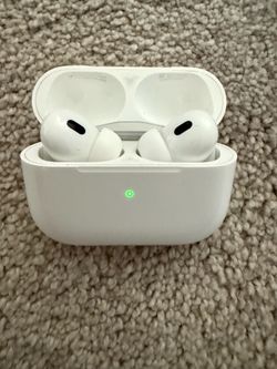 AirPods Pro 2nd Gen USB-C w/ Wireless Charging Case