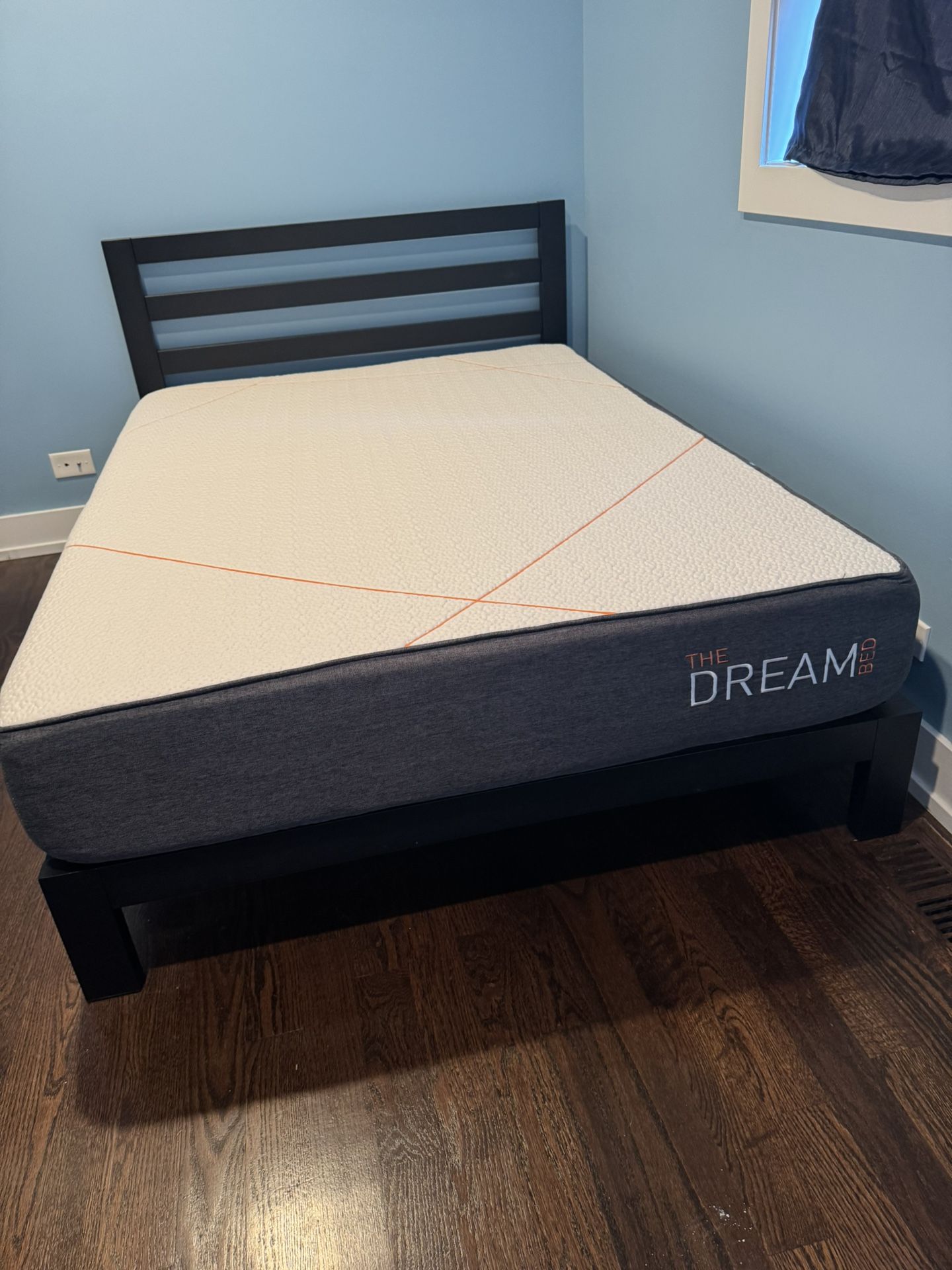 Full Size Bed Frame & Matress