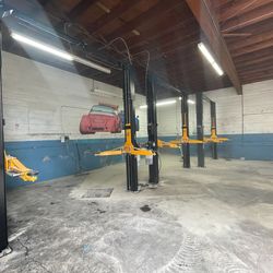 2 post Car lifts Los Angeles