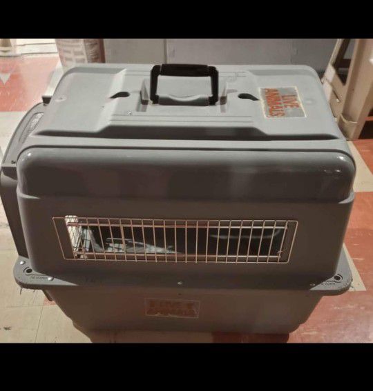 Sky Kennel Pet Carrier Used $15
