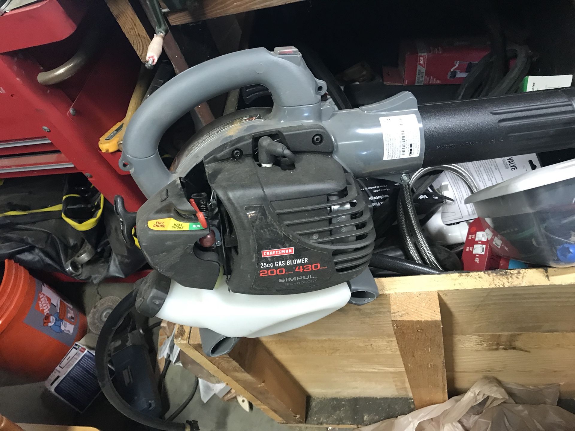 Brand new never started even leaf blower