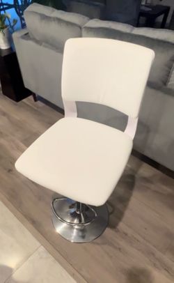 6 Bar stools for kitchen island