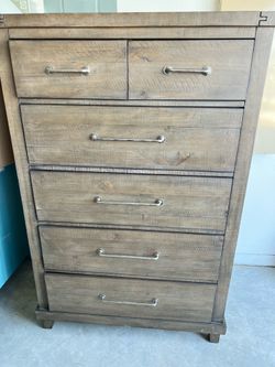 6 drawer dresser/chest