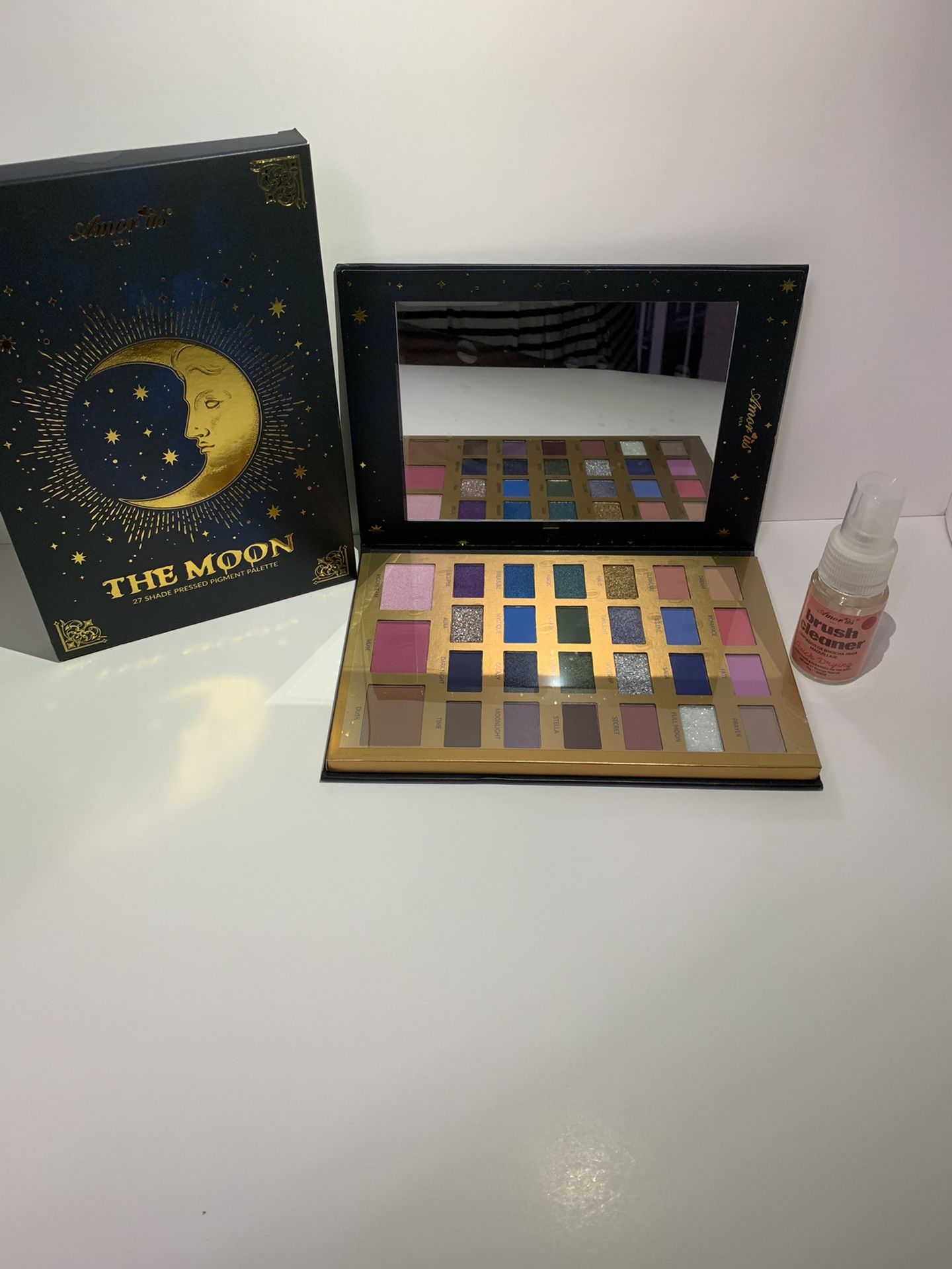 Eyeshadow palette