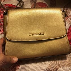 MK Crossbody Big, Excellent Condition  - Gold