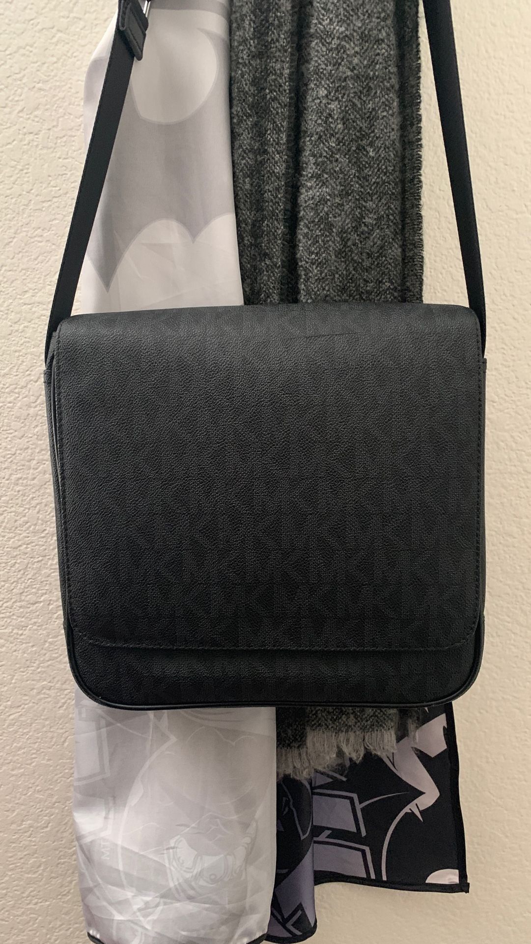 Michael Kors messenger bag