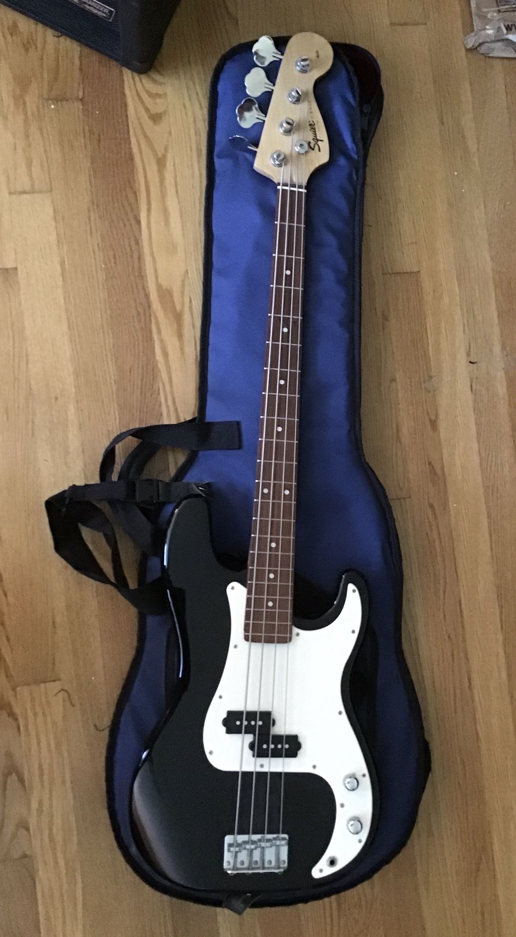 Fender Squire Bass and Behringer Ultrabass BX600 Amplifier