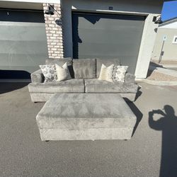 Free Delivery Sofa Couch W Matching Ottoman