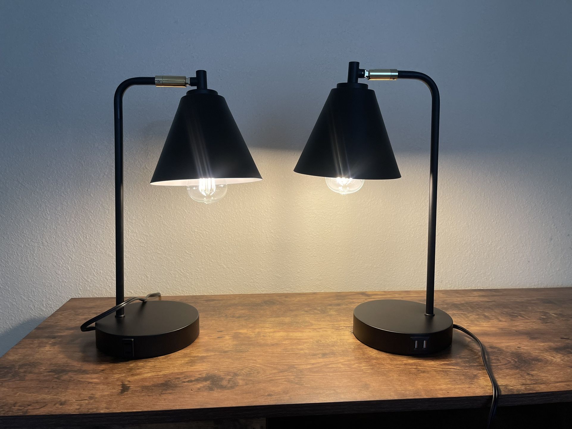 Kenhorst Metal USB Desk Lamp Both