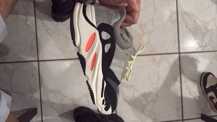 YEEZY WAVERUNNER 700 SZ 11
