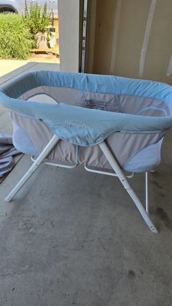 Travel bassinet
