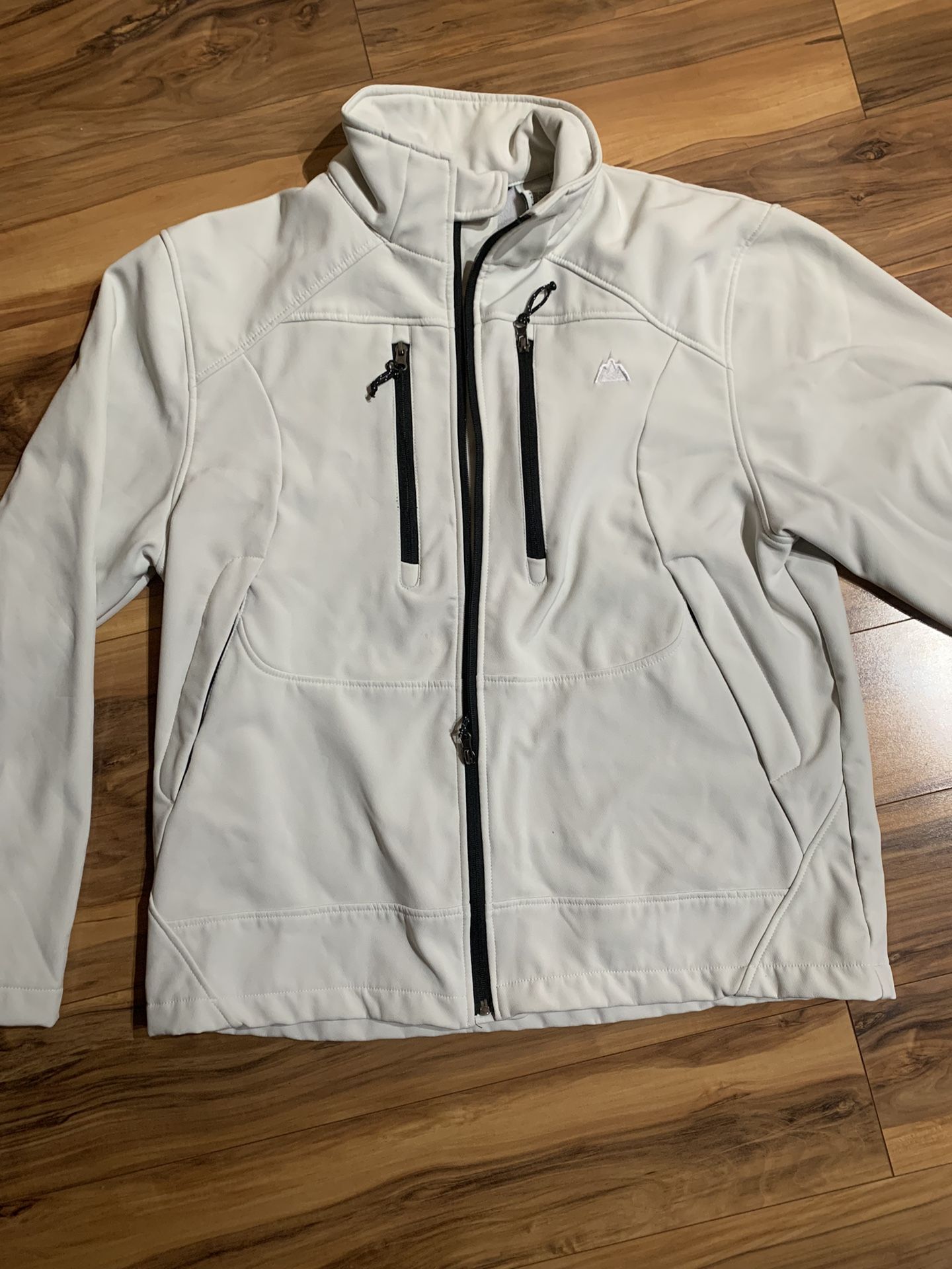 White Snozu Men’s M performance jacket