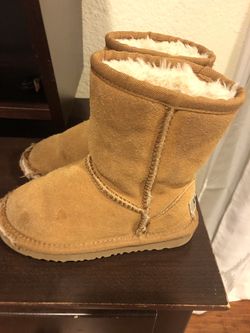 Ugg for kids size 10