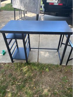 Computer table