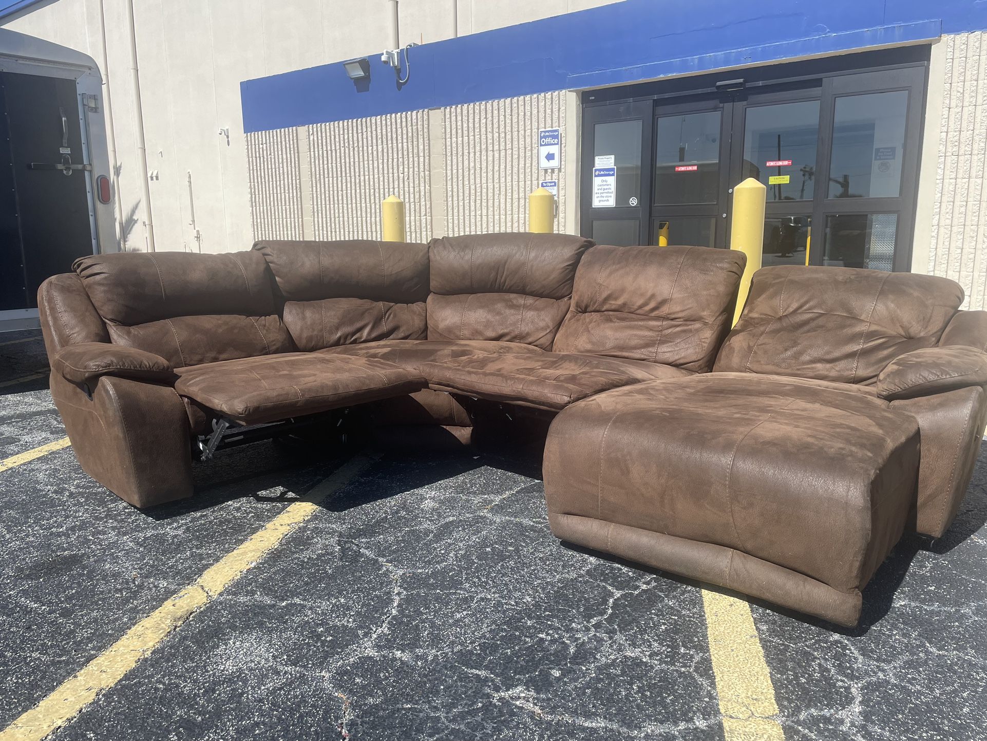 Comfortable Recliner Brown sectional Sofa Couch